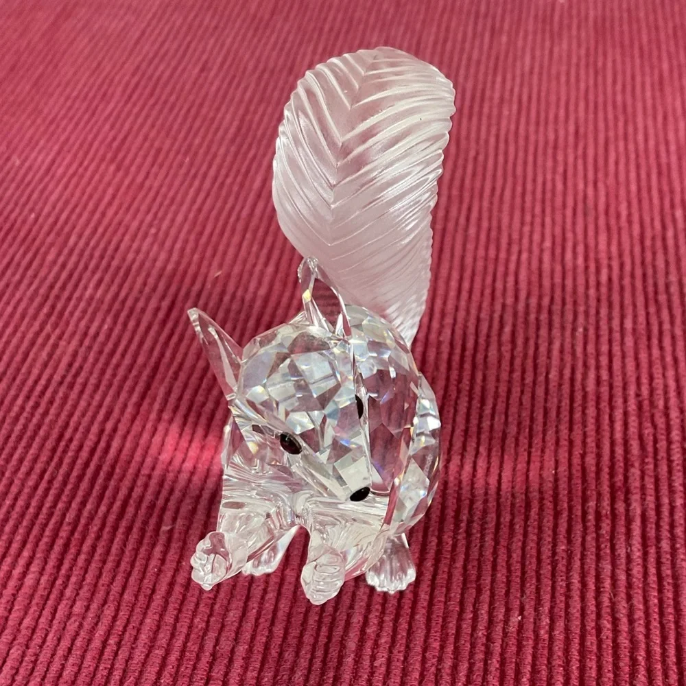 Swarovski Crystal 7400 097 001 SCS 10th Anniversary Squirrel Frosted Tail - Picture 4 of 9